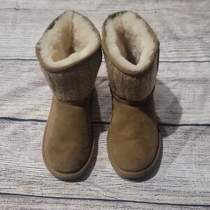 Minnetonka Tan Winter Boots